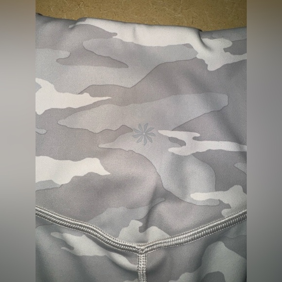 Athleta Elation 7/8 Leggings - Picture 3 of 4